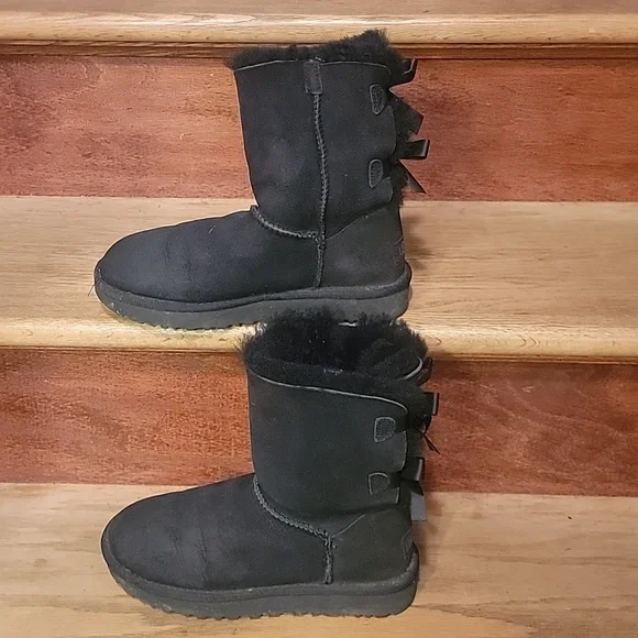 Ugg Bailey Bow II Boot Black Size 6 - Picture 2 of 9